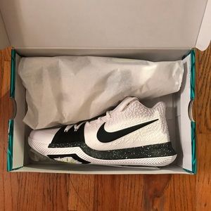 Kyrie 3 TB Basketball Shoes
